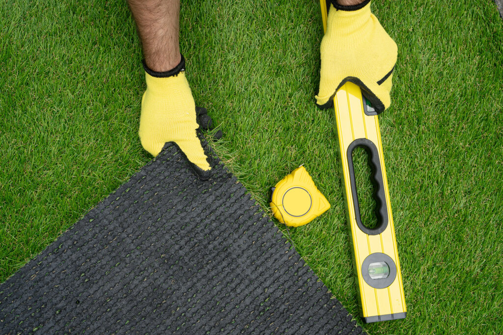 Turf Roll Widths, Seams, and Directionality